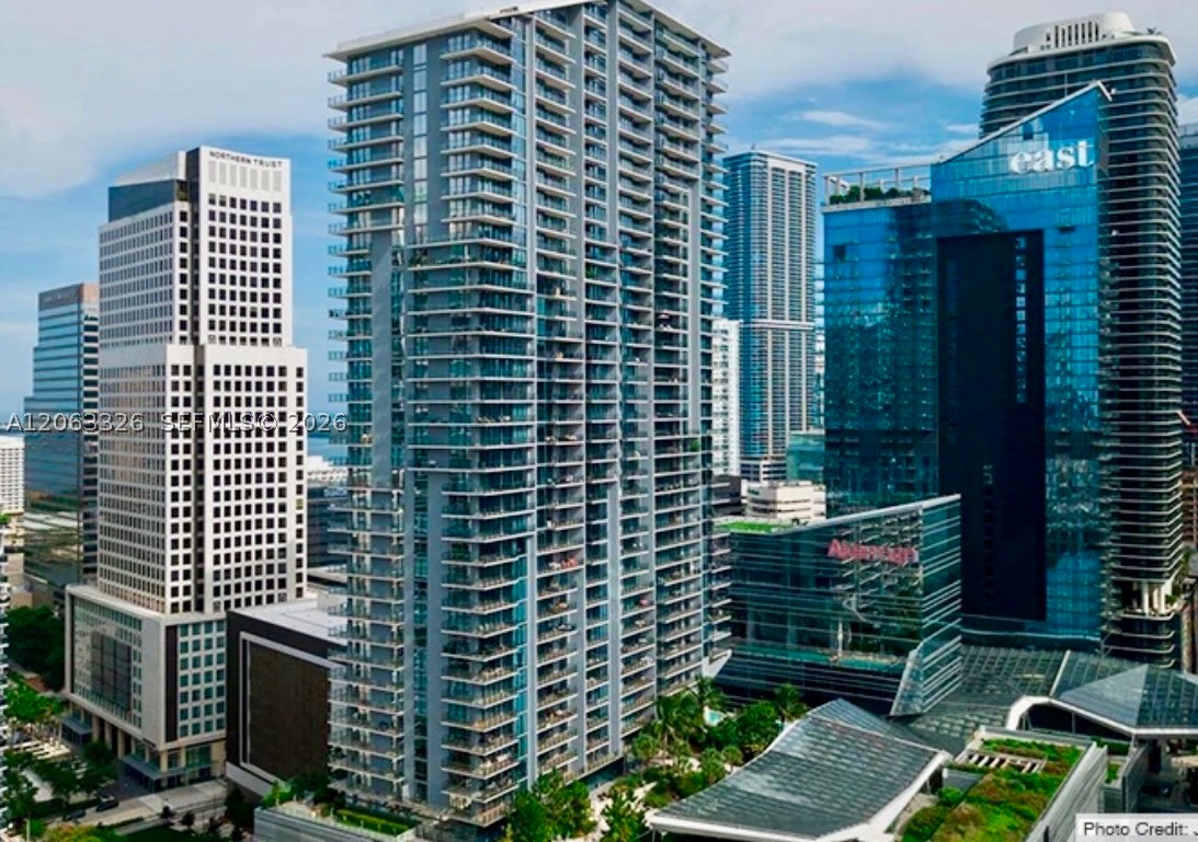68 SE 6th St #3810, Miami FL 33131