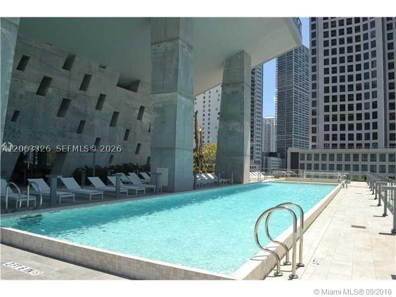 68 SE 6th St #3810, Miami FL 33131