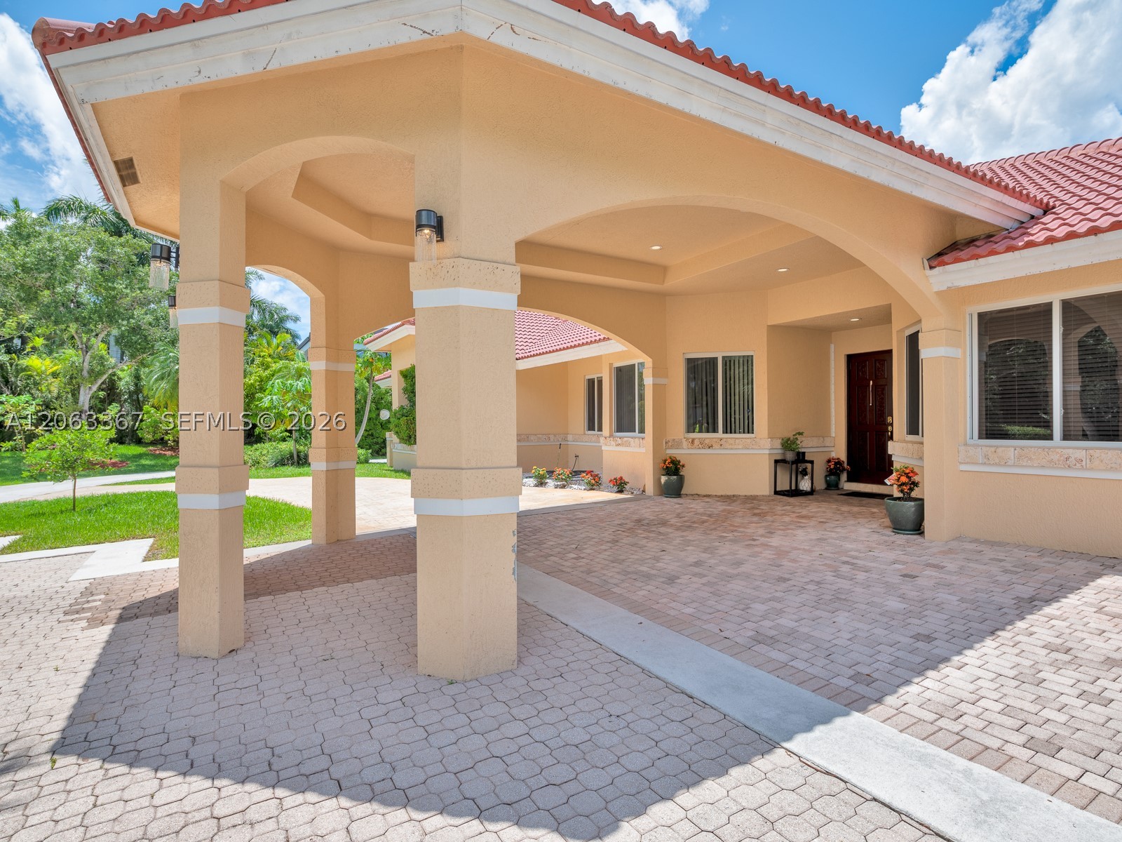 2710 Walkers way, Weston FL 33331