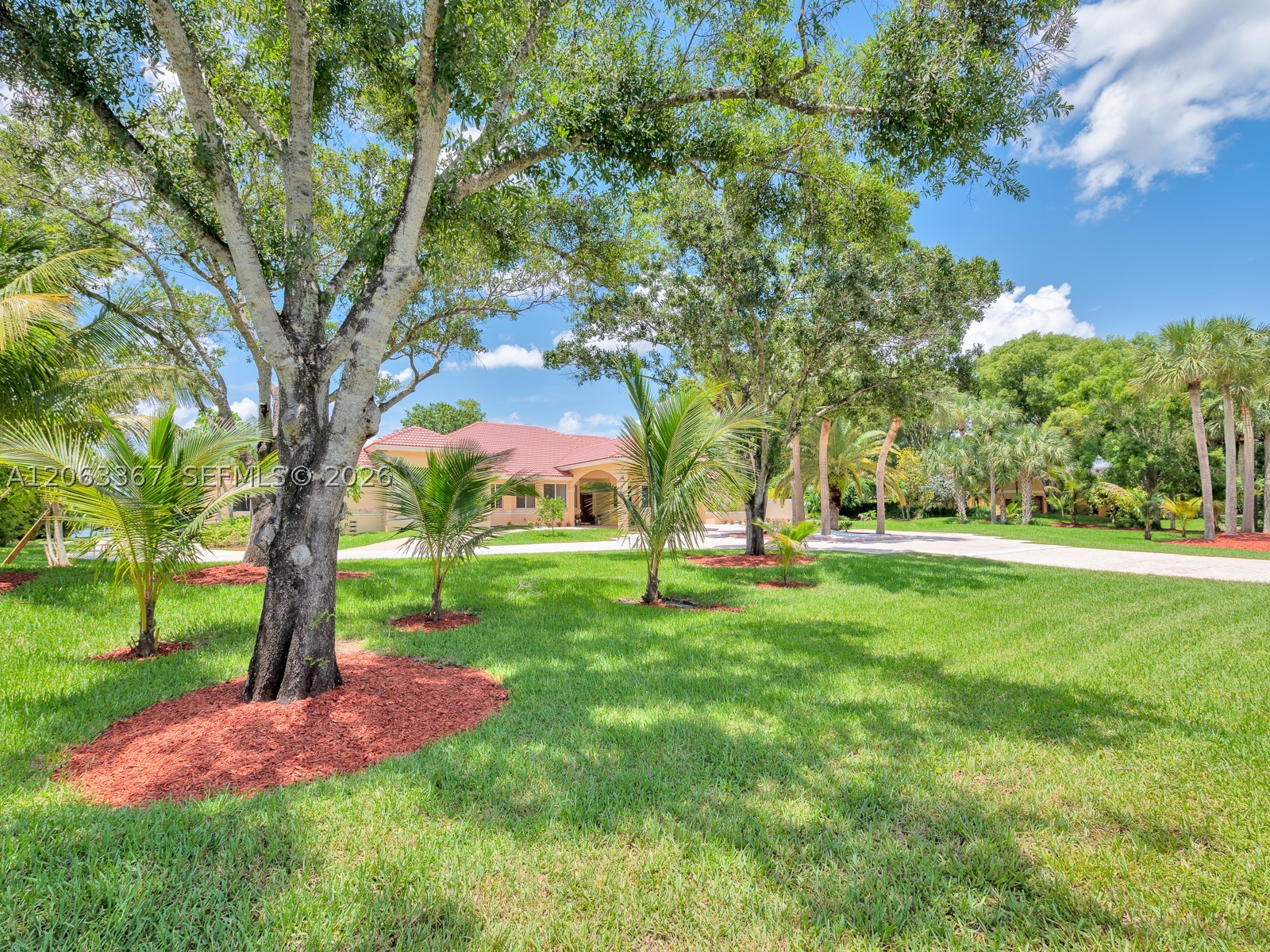 2710 Walkers way, Weston FL 33331