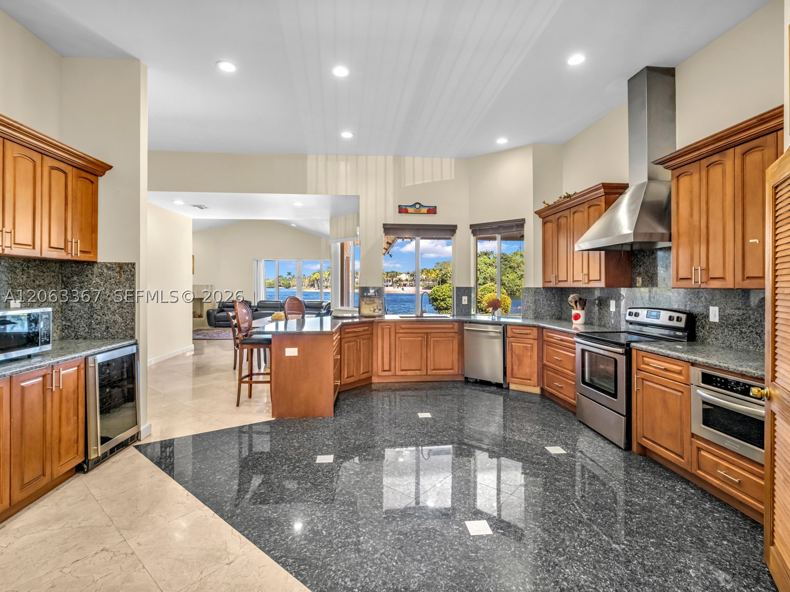 2710 Walkers way, Weston FL 33331