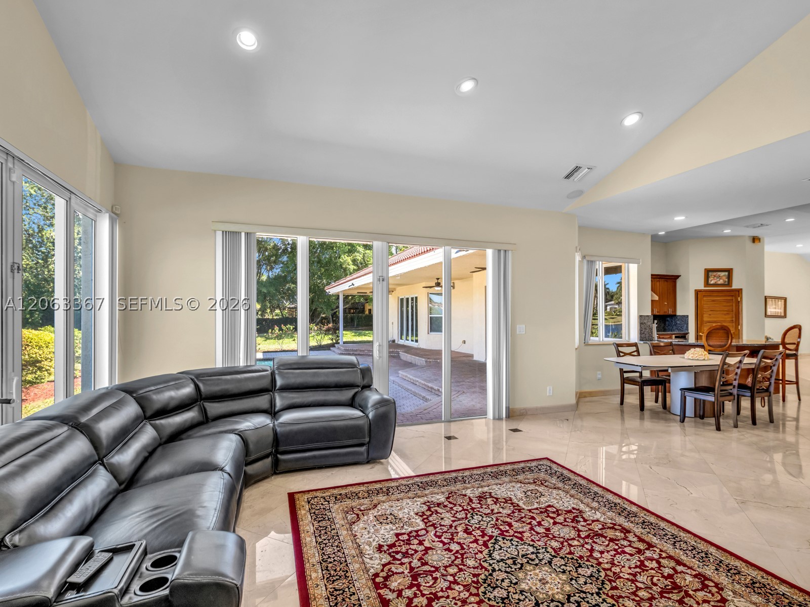 2710 Walkers way, Weston FL 33331