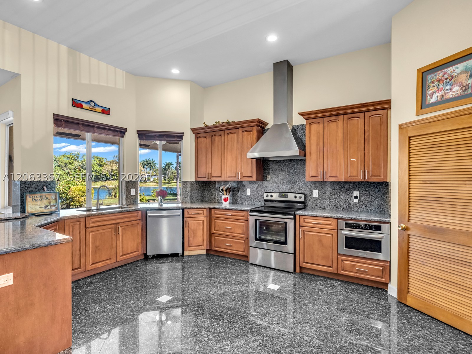 2710 Walkers way, Weston FL 33331