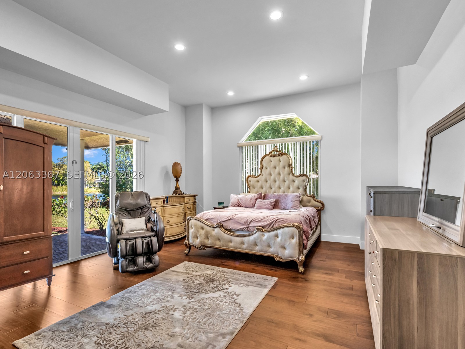 2710 Walkers way, Weston FL 33331