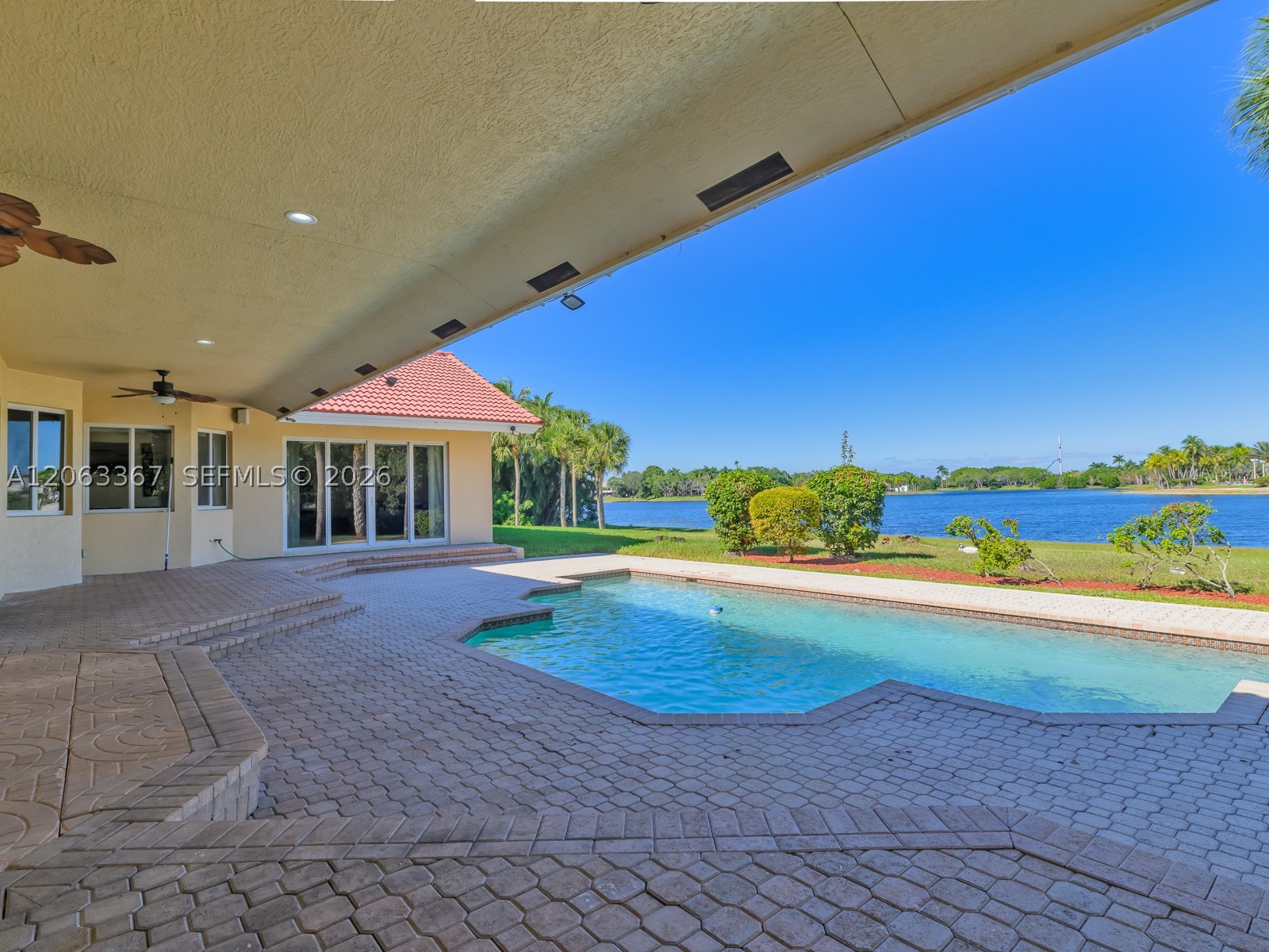 2710 Walkers way, Weston FL 33331