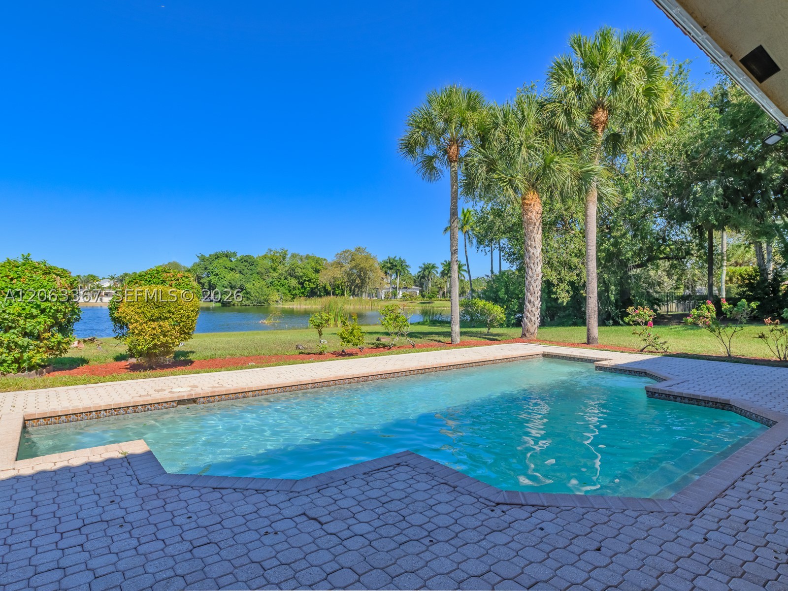2710 Walkers way, Weston FL 33331