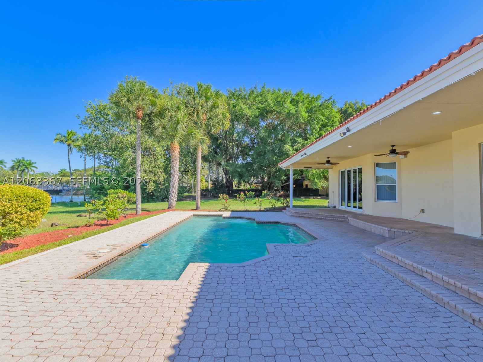 2710 Walkers way, Weston FL 33331