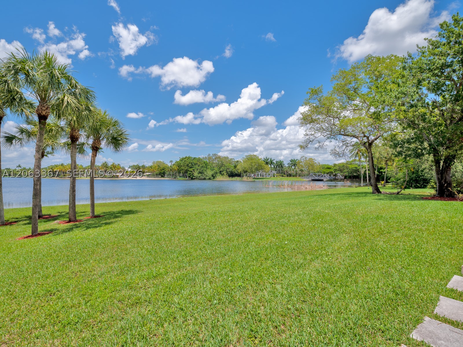 2710 Walkers way, Weston FL 33331