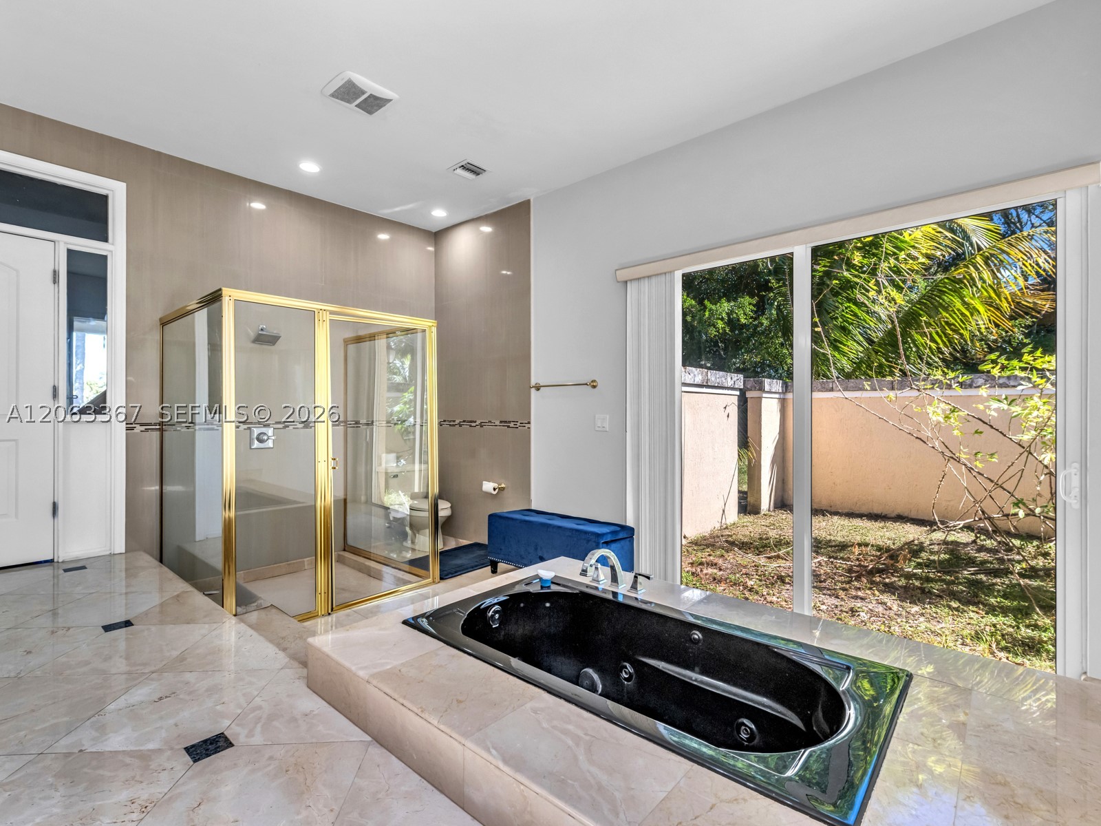 2710 Walkers way, Weston FL 33331