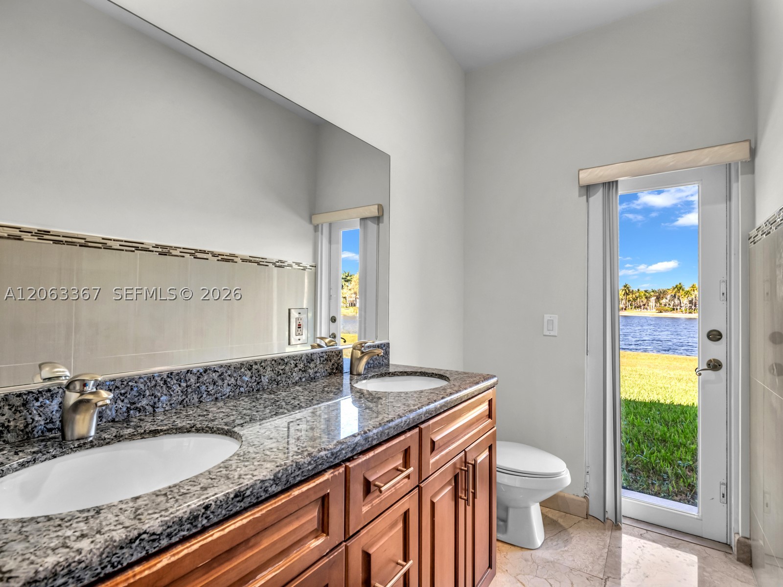 2710 Walkers way, Weston FL 33331