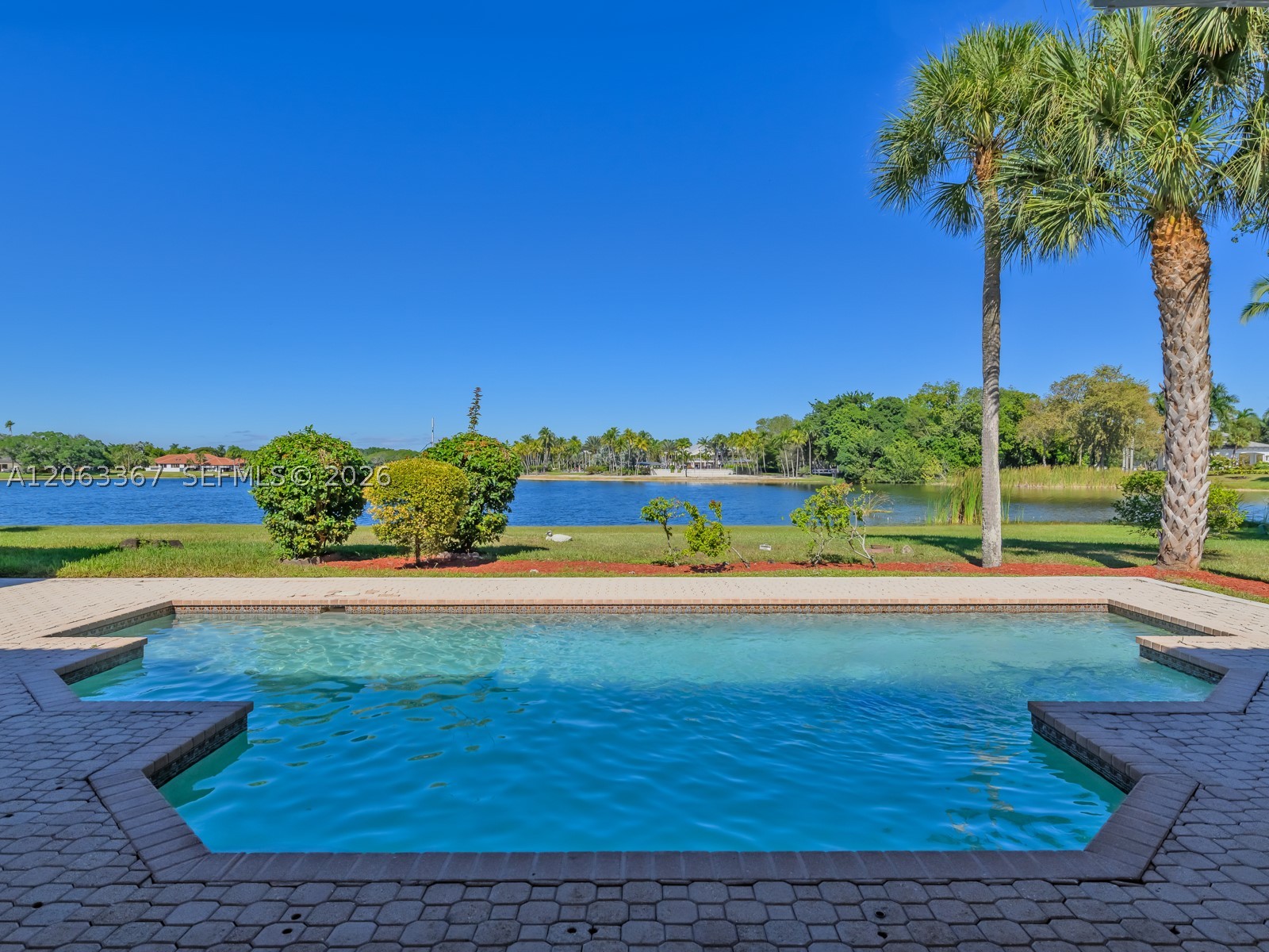 2710 Walkers way, Weston FL 33331