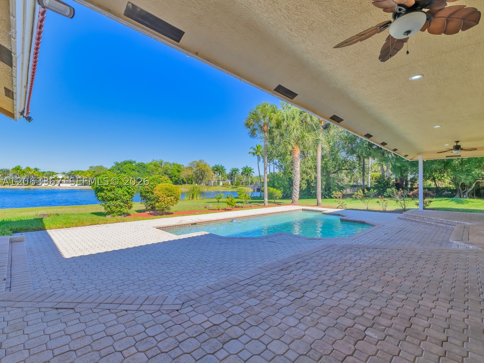 2710 Walkers way, Weston FL 33331