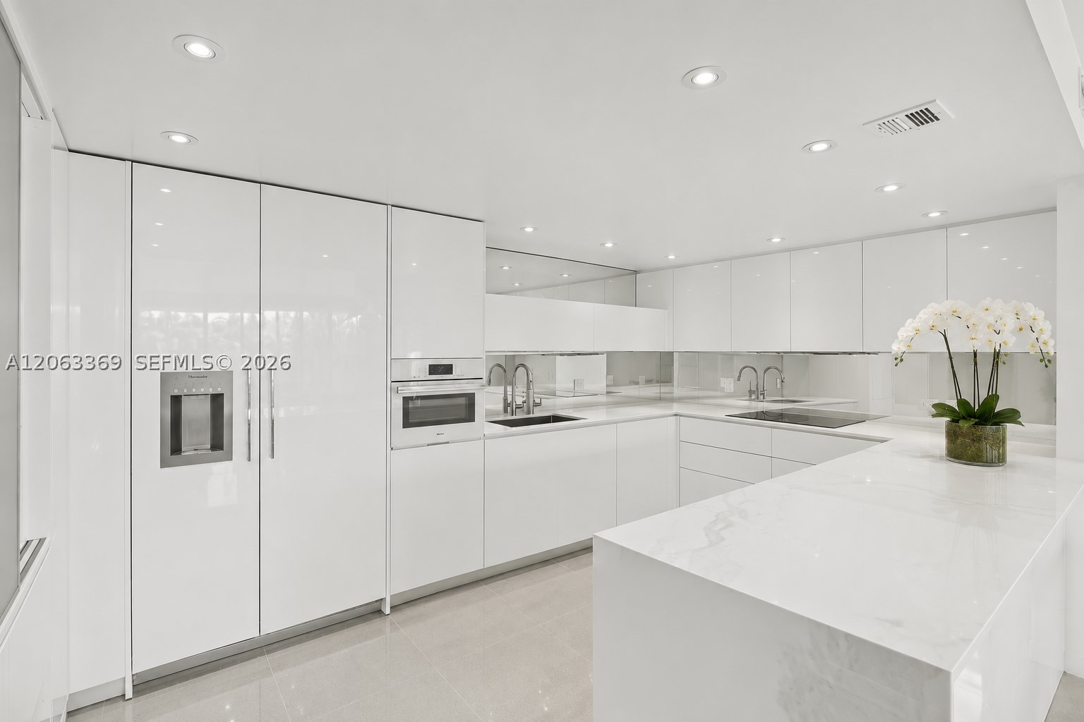 155 Ocean Lane Dr #208, Key Biscayne FL 33149