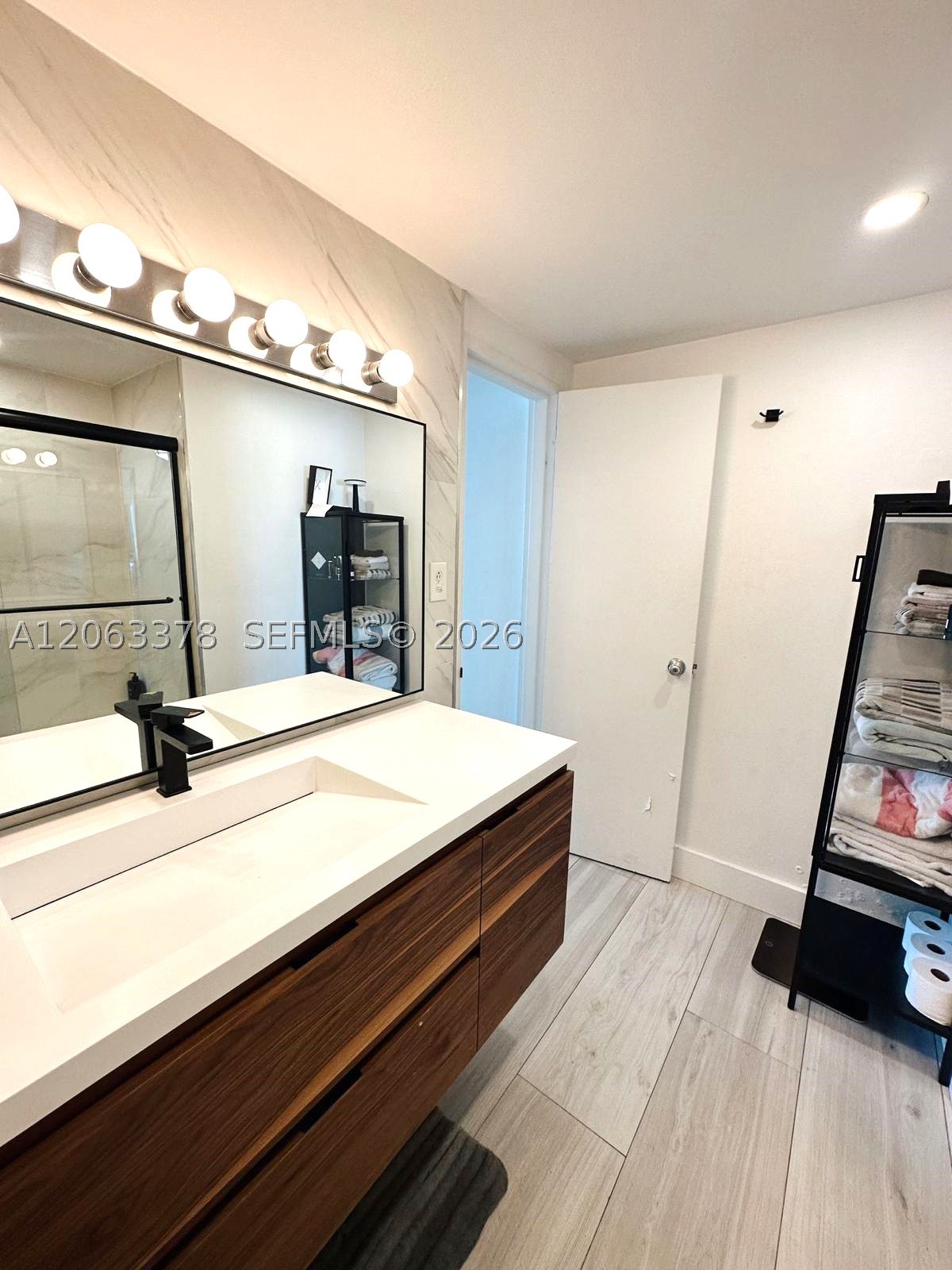 1000 West Ave #PH27, Miami Beach FL 33139