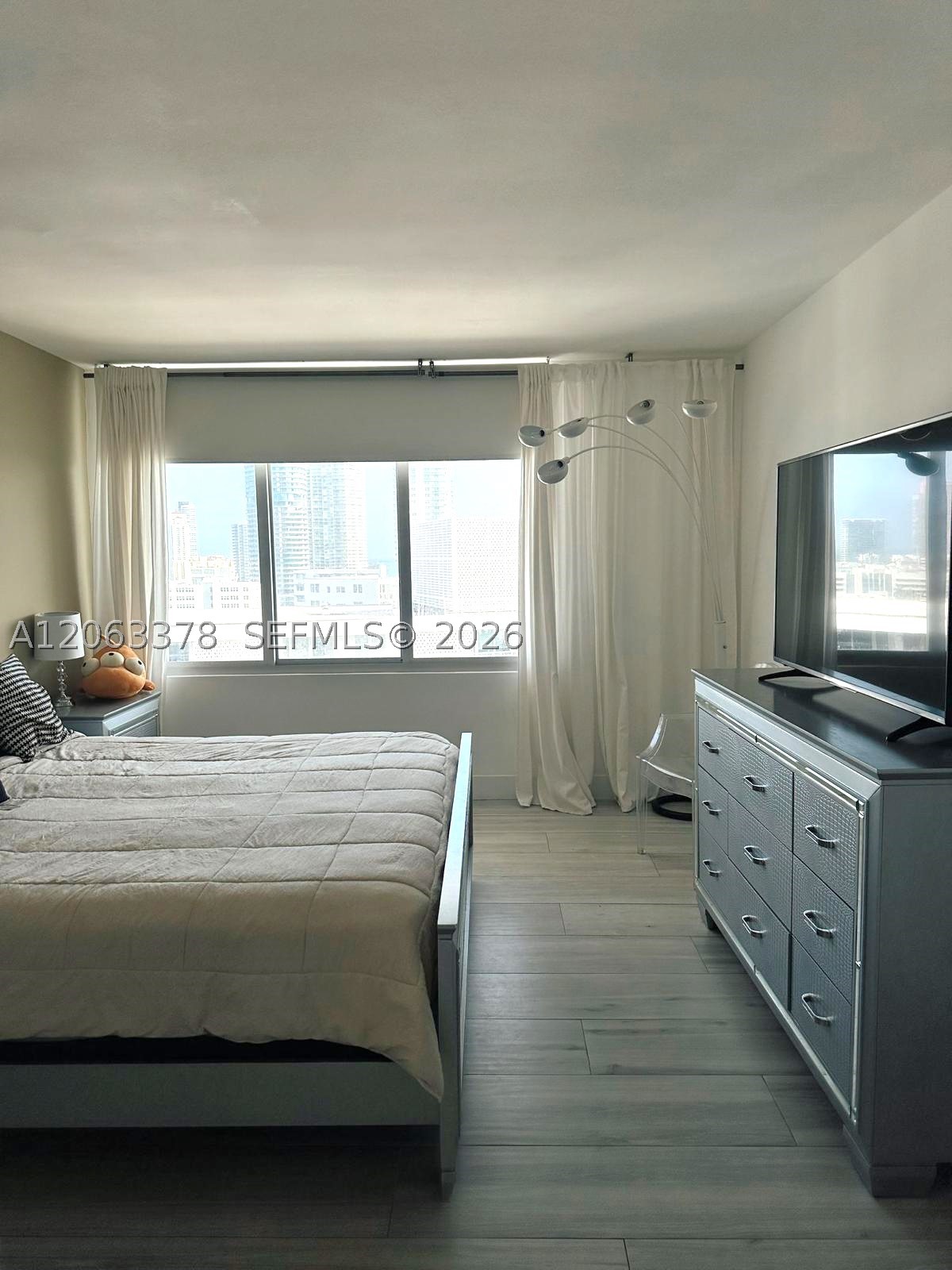 1000 West Ave #PH27, Miami Beach FL 33139