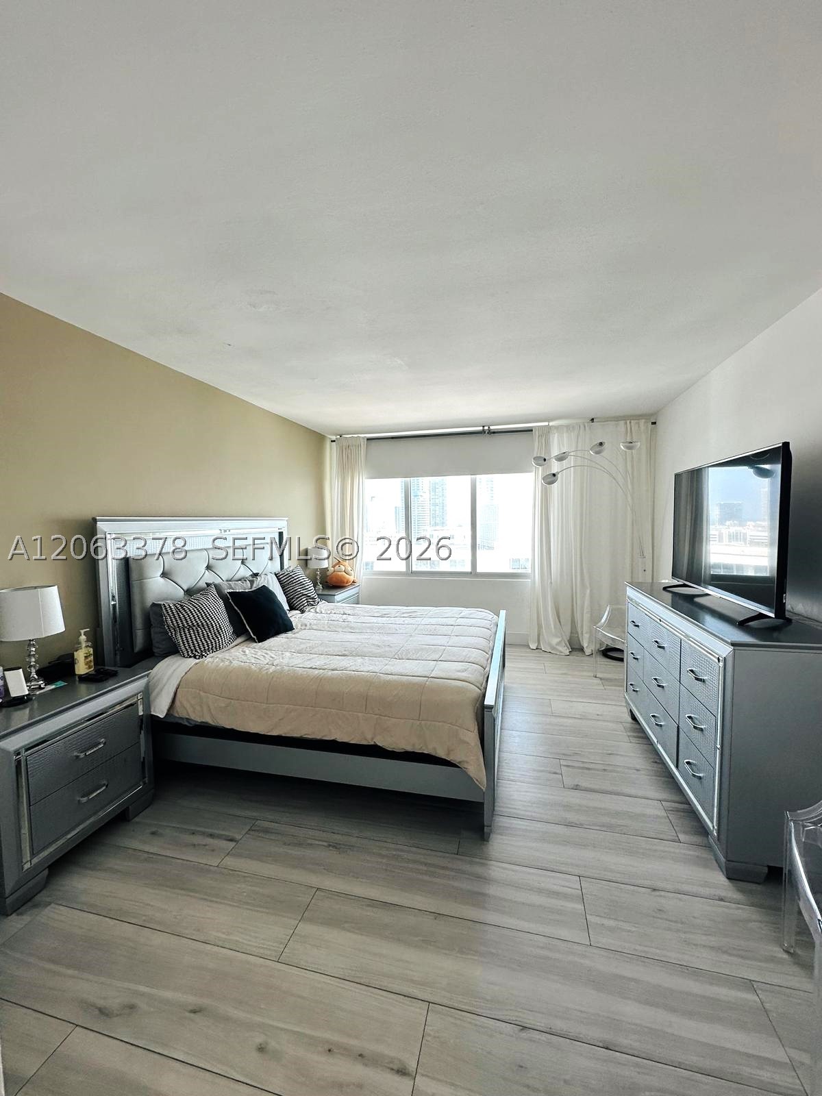 1000 West Ave #PH27, Miami Beach FL 33139