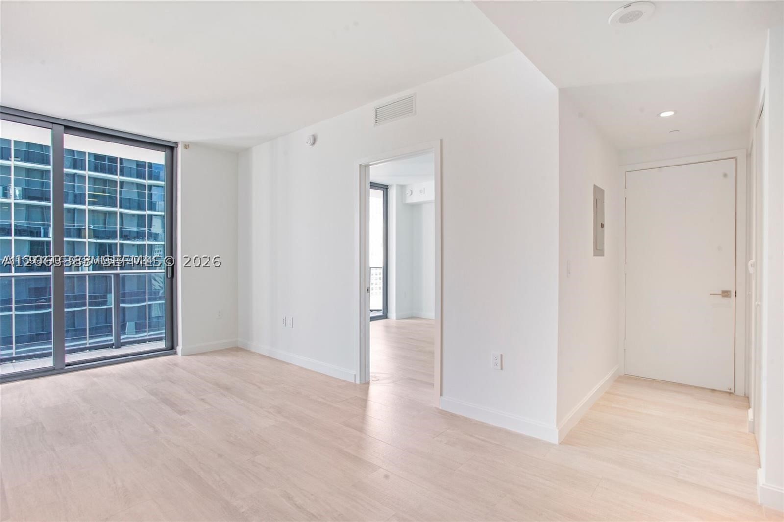 55 SW 9th St #1907, Miami FL 33130