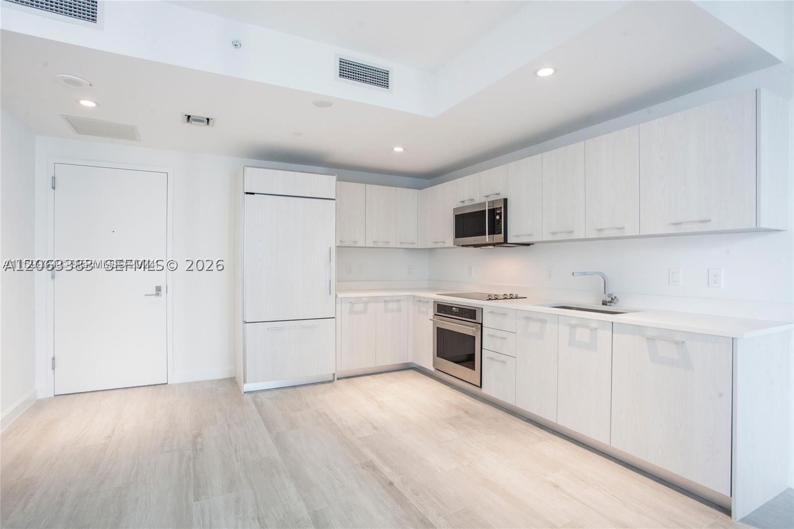 55 SW 9th St #1907, Miami FL 33130
