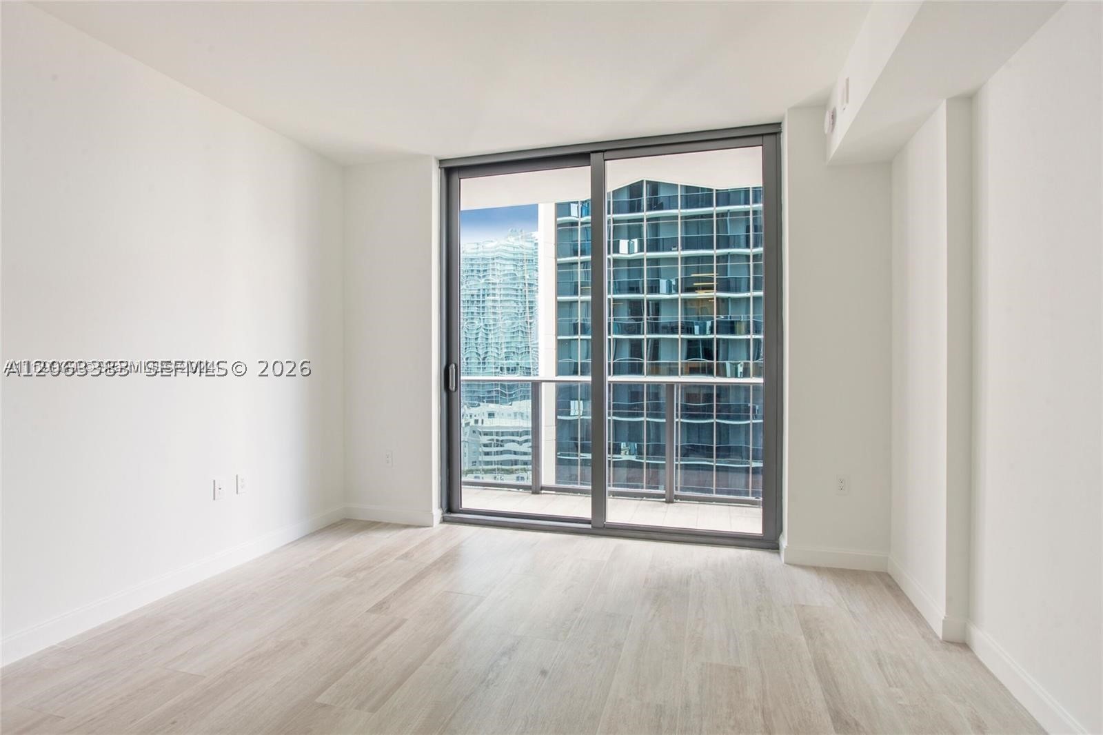 55 SW 9th St #1907, Miami FL 33130