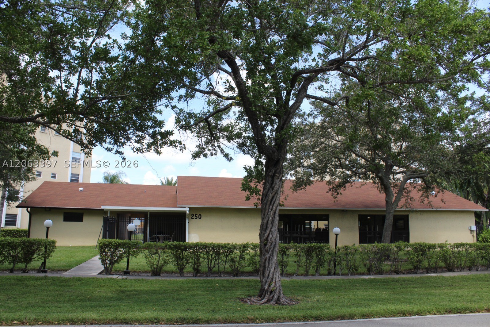 401 SE 3rd St #608, Dania Beach FL 33004