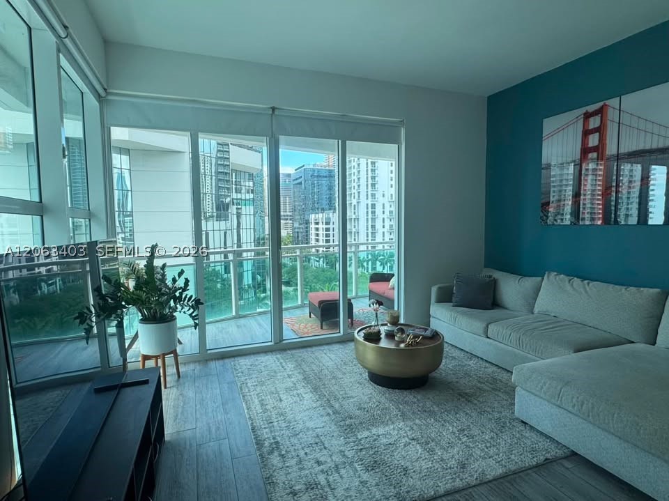 951 Brickell Ave #910, Miami FL 33131