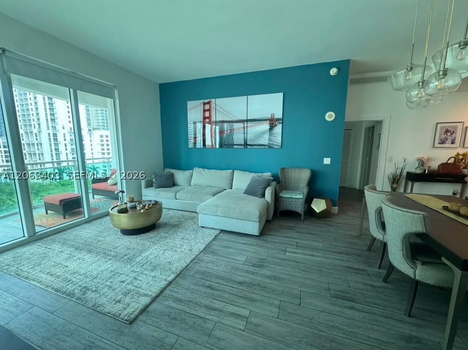 951 Brickell Ave #910, Miami FL 33131
