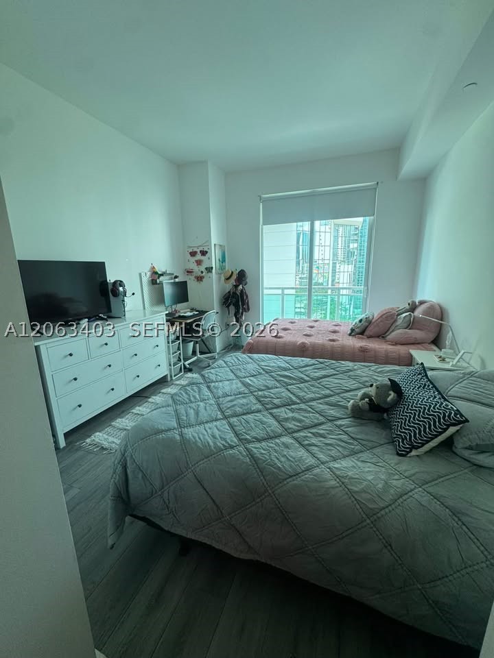 951 Brickell Ave #910, Miami FL 33131