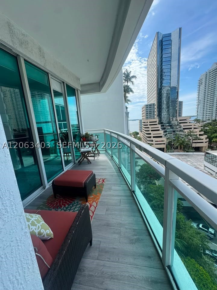 951 Brickell Ave #910, Miami FL 33131