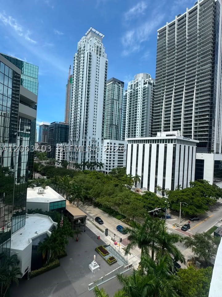 951 Brickell Ave #910, Miami FL 33131