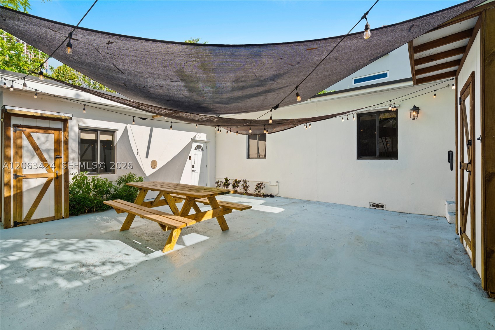 3134 Carter St, Miami FL 33133