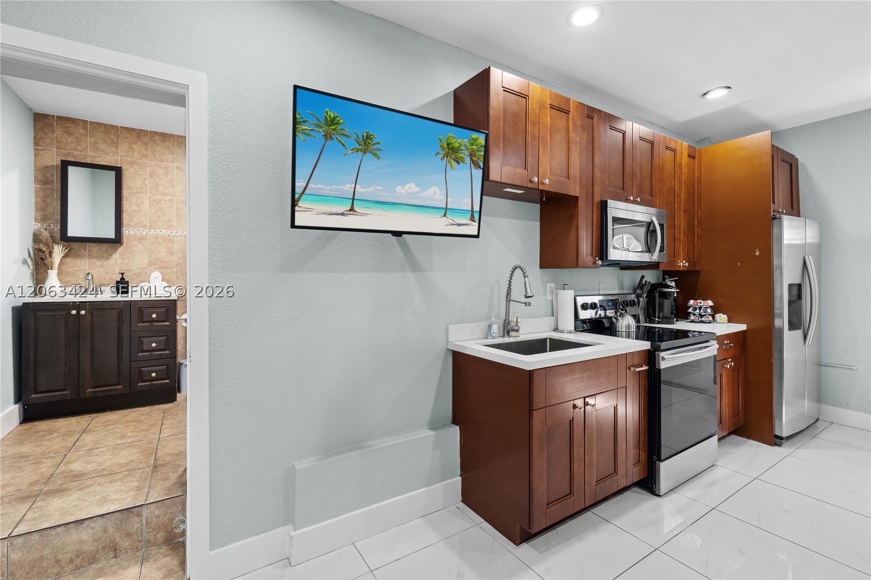 3134 Carter St, Miami FL 33133