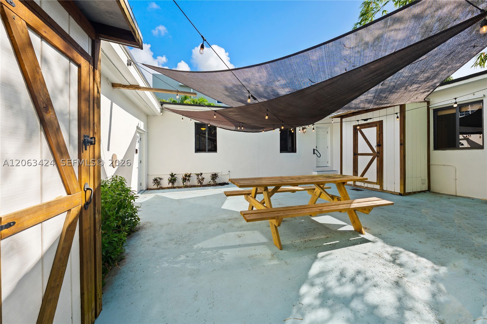 3134 Carter St, Miami FL 33133