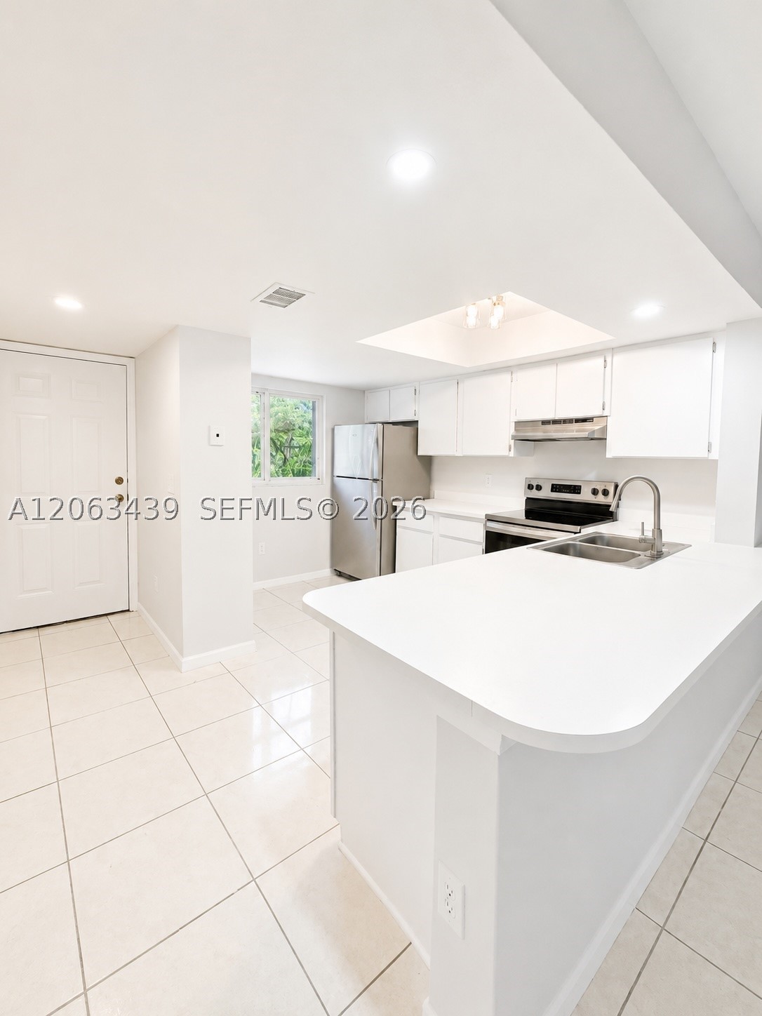 106 Palm Beach Trace Dr #106, Royal Palm Beach FL 33411