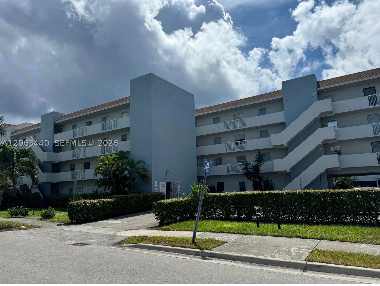 3868 NE 169th St #402, North Miami Beach FL 33160
