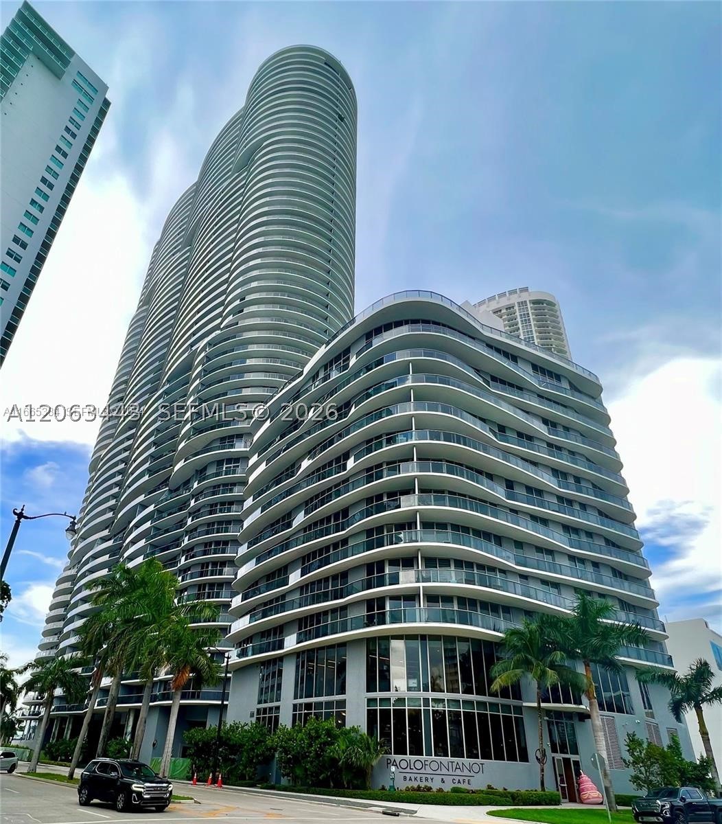 488 NE 18th St #3000, Miami FL 33132