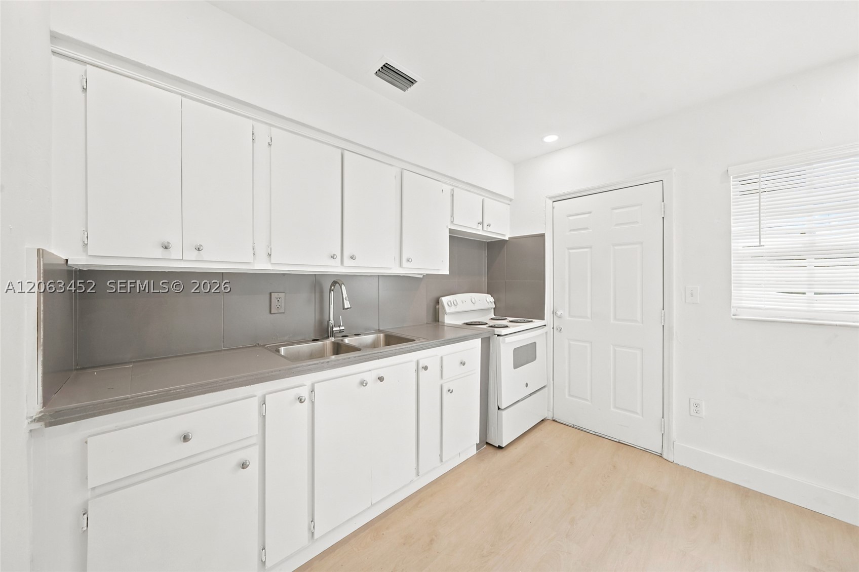 1172 NW 64th St #1172, Miami FL 33150