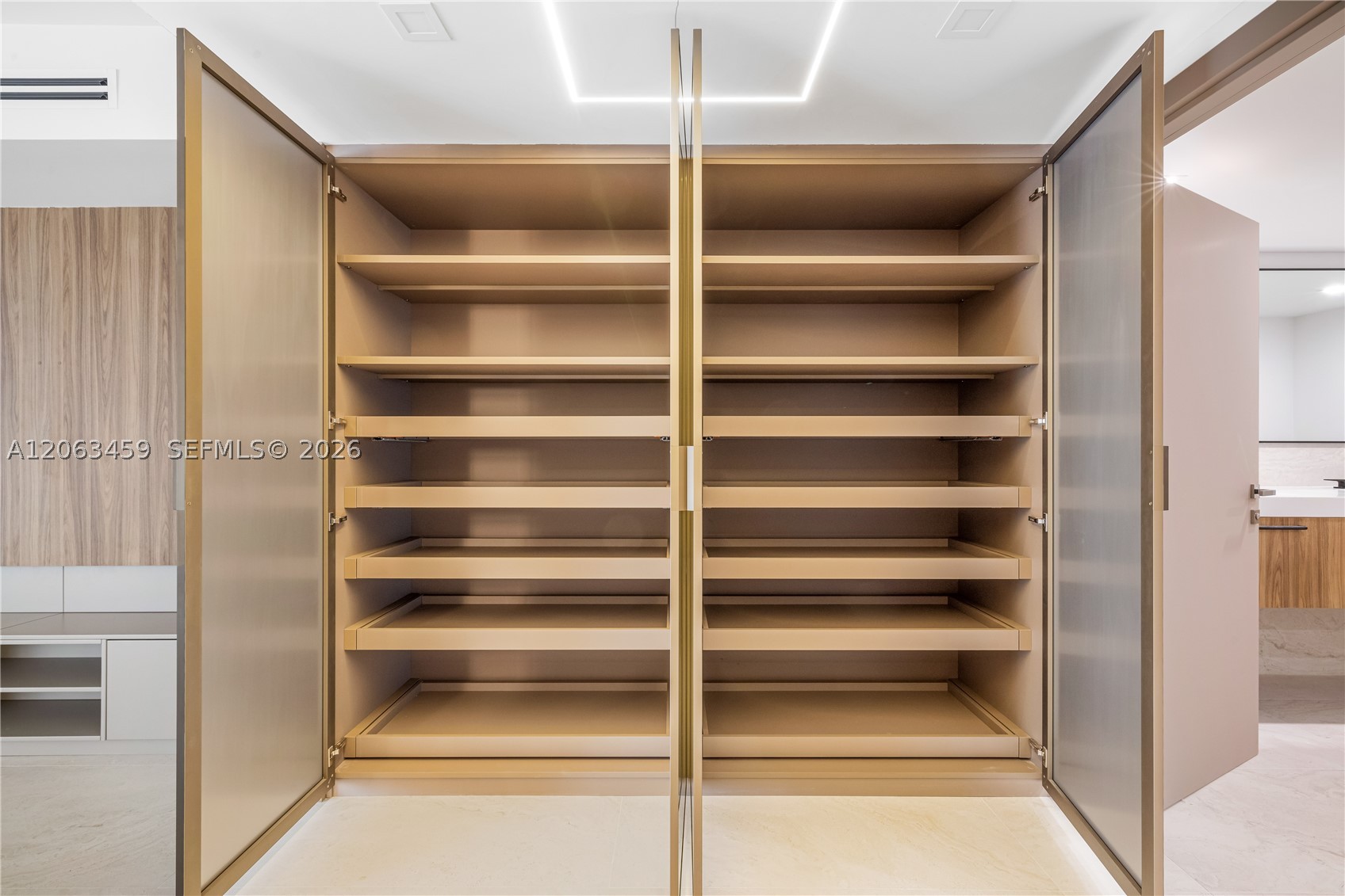 10155 Collins Ave #202, Bal Harbour FL 33154