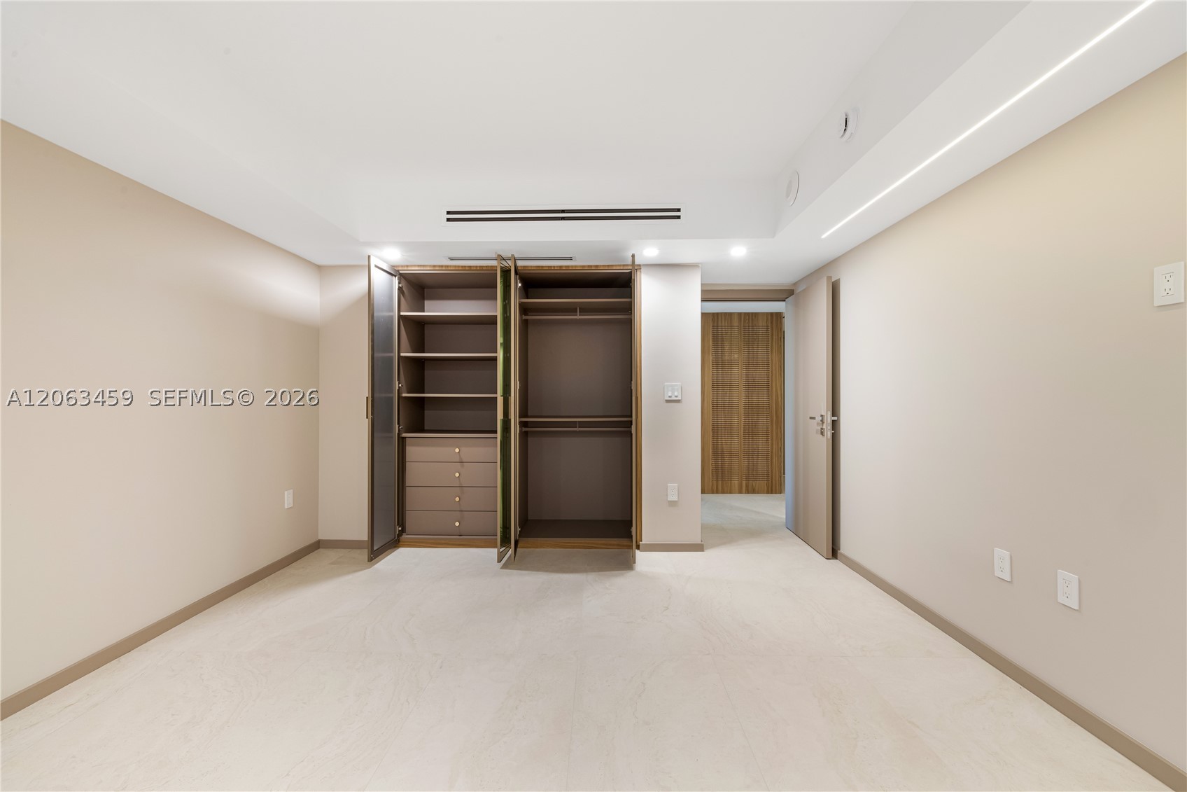 10155 Collins Ave #202, Bal Harbour FL 33154