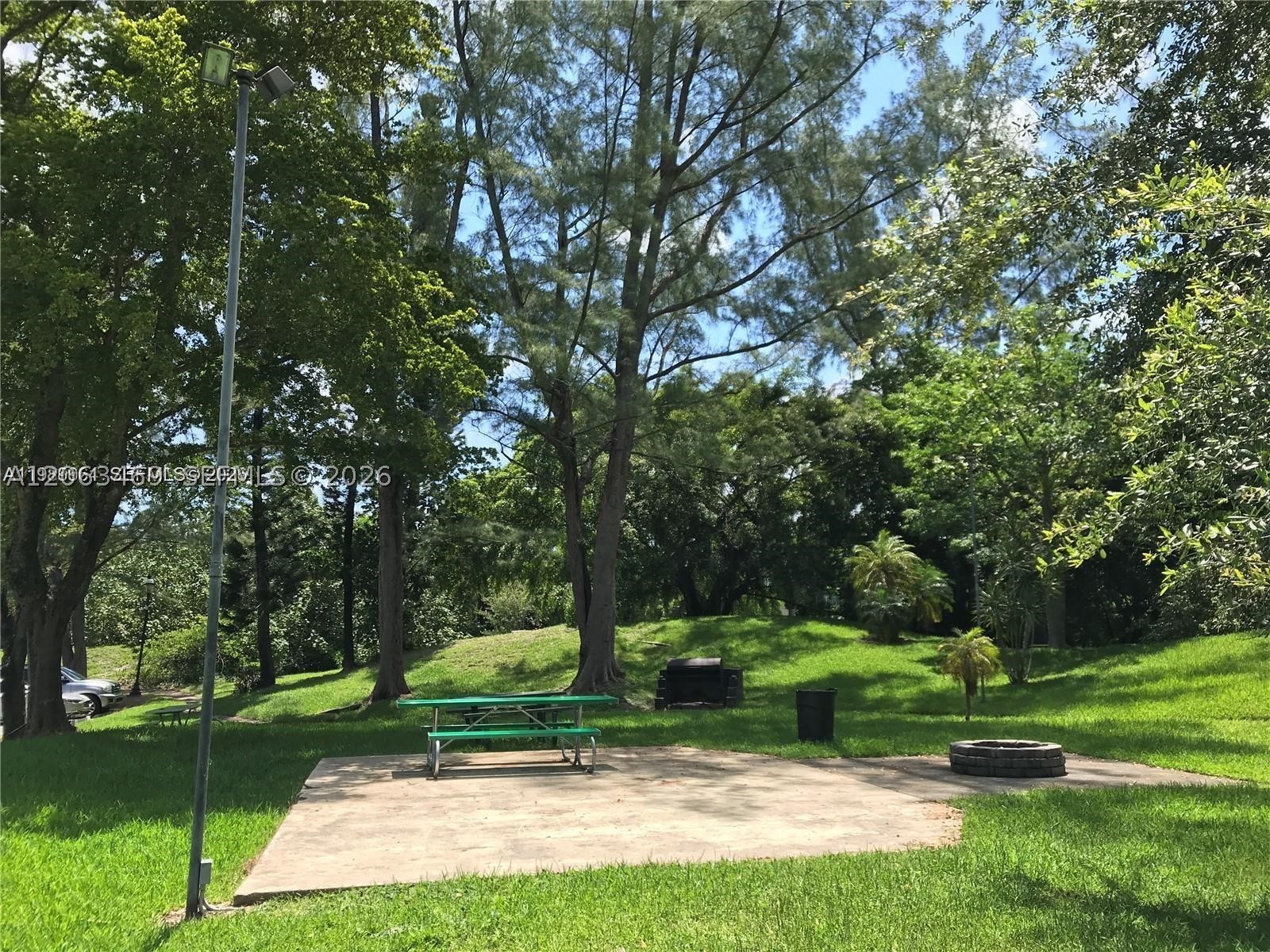 3760 Inverrary Dr #2P, Lauderhill FL 33319