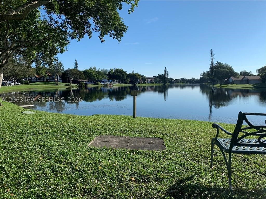 3760 Inverrary Dr #2P, Lauderhill FL 33319