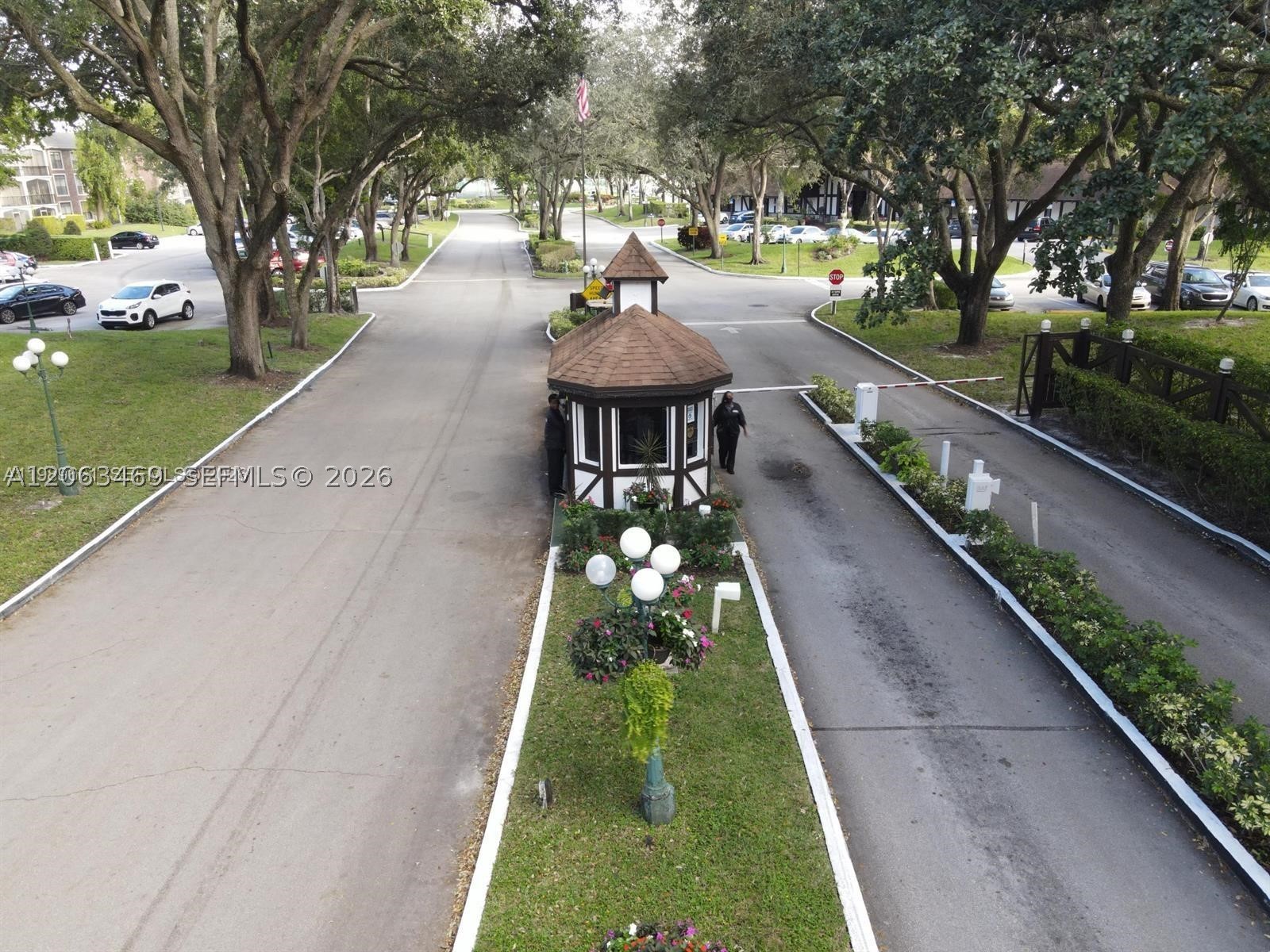 3760 Inverrary Dr #2P, Lauderhill FL 33319