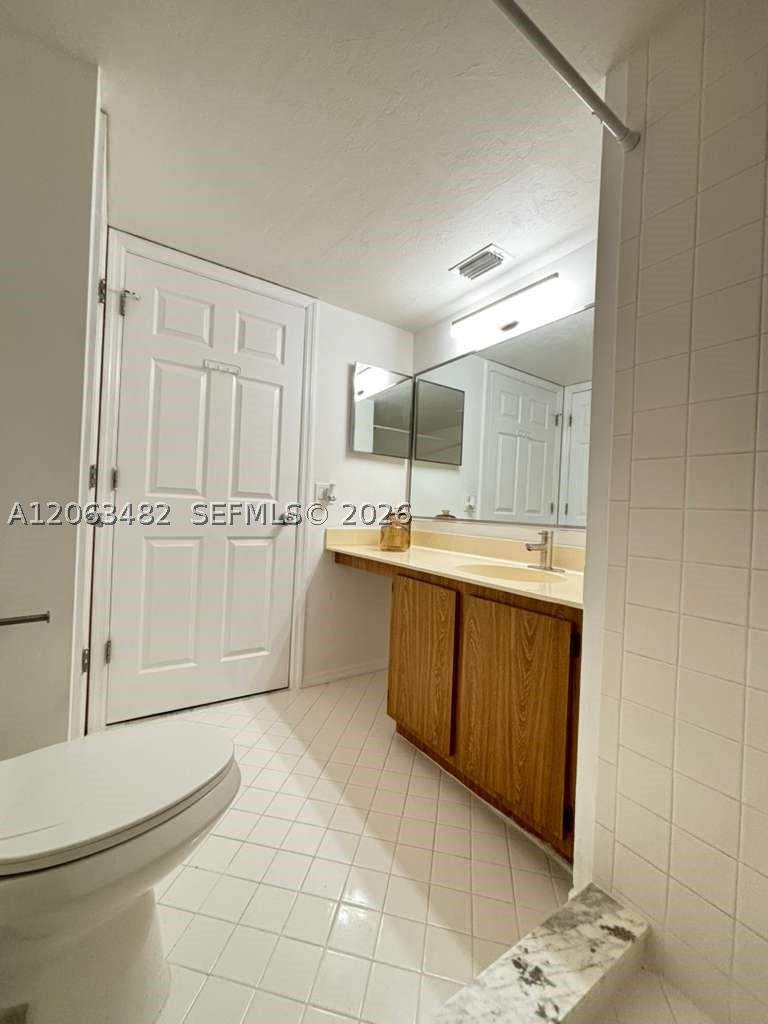 1005 Palm Beach Trace Dr #1005, Royal Palm Beach FL 33411
