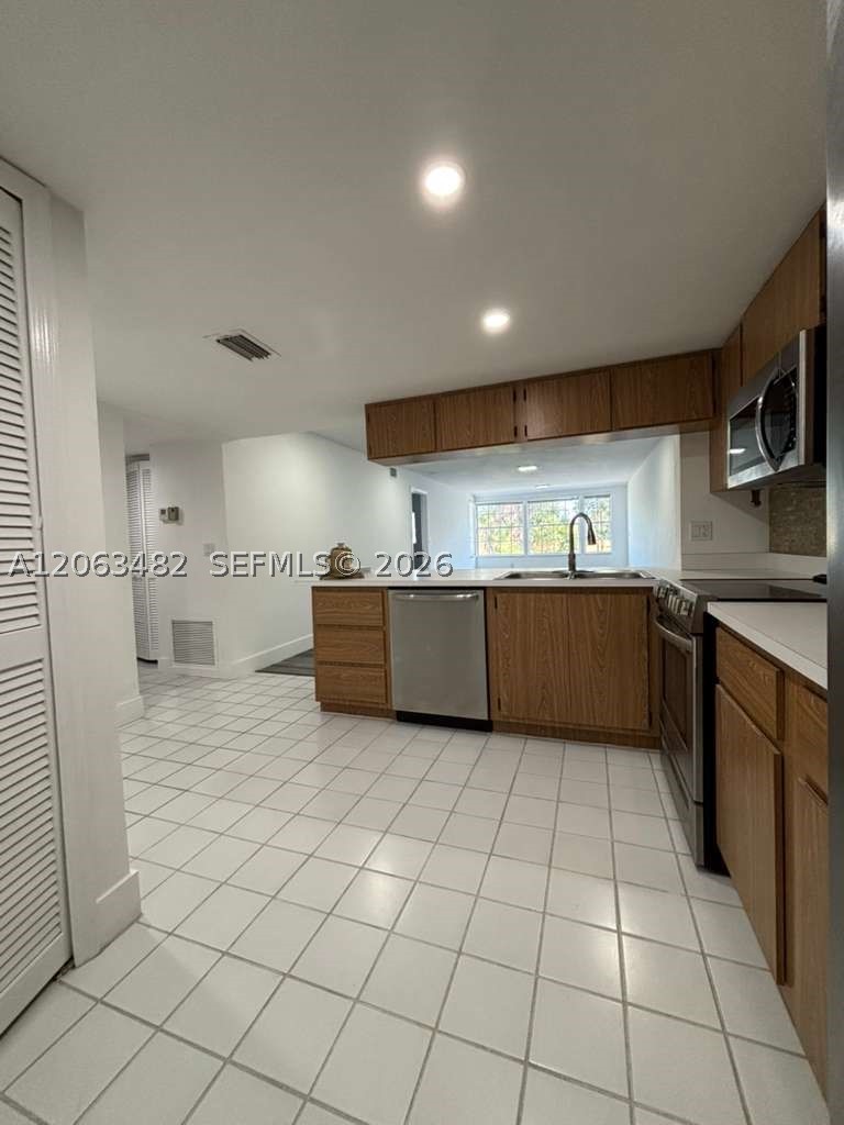 1005 Palm Beach Trace Dr #1005, Royal Palm Beach FL 33411