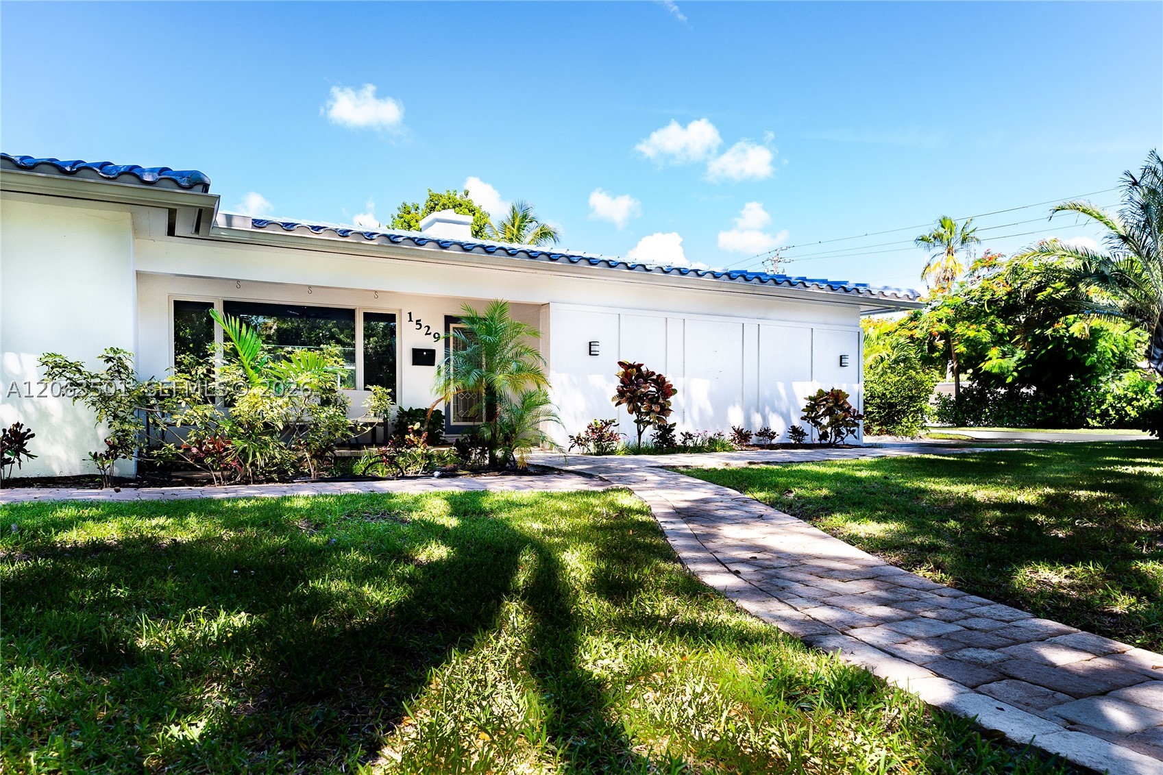 1529 Bayview Dr, Fort Lauderdale FL 33304
