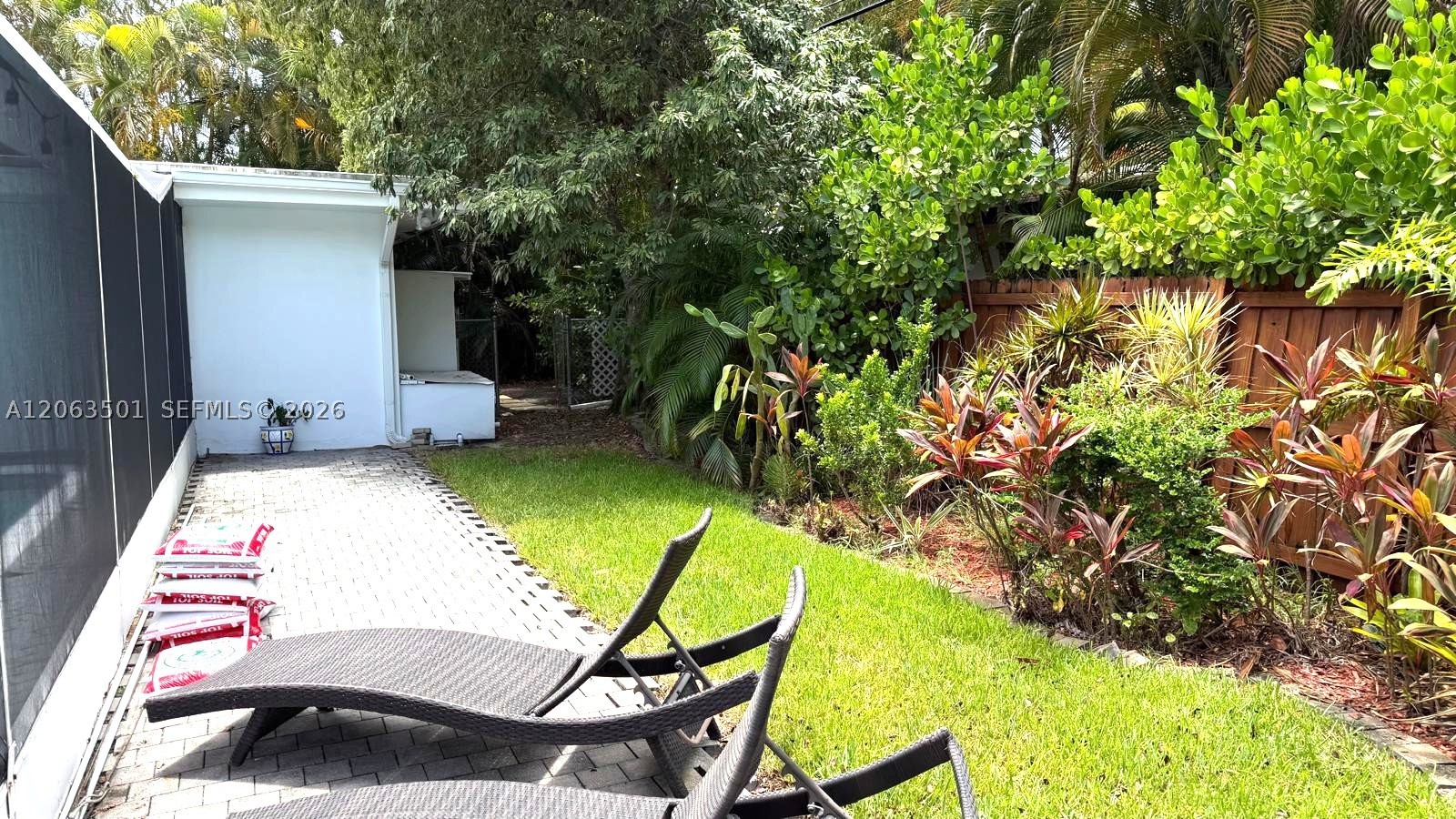 1529 Bayview Dr, Fort Lauderdale FL 33304