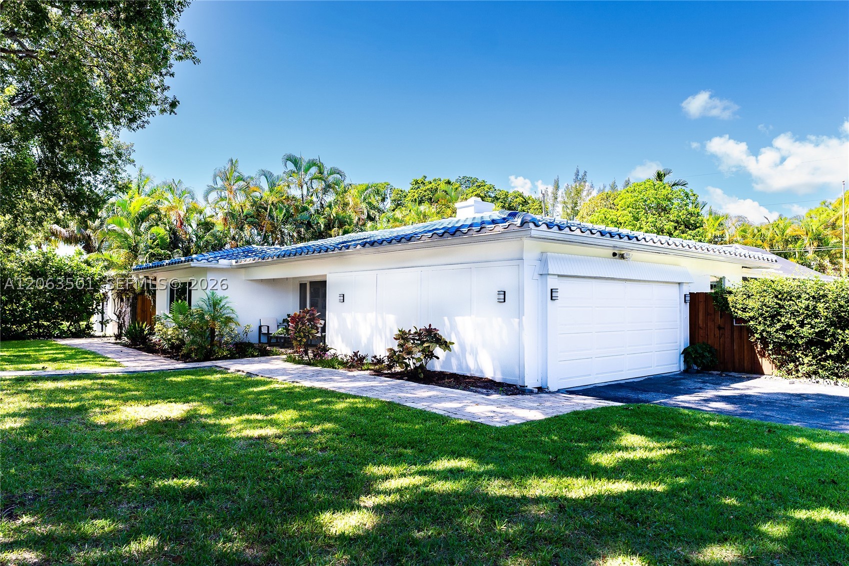 1529 Bayview Dr, Fort Lauderdale FL 33304