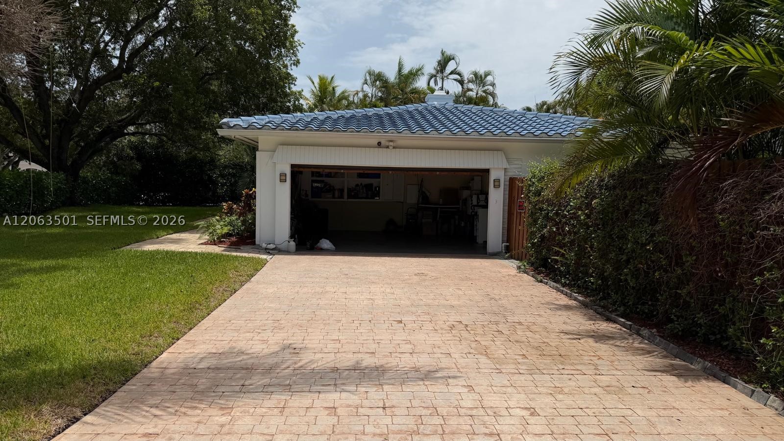 1529 Bayview Dr, Fort Lauderdale FL 33304