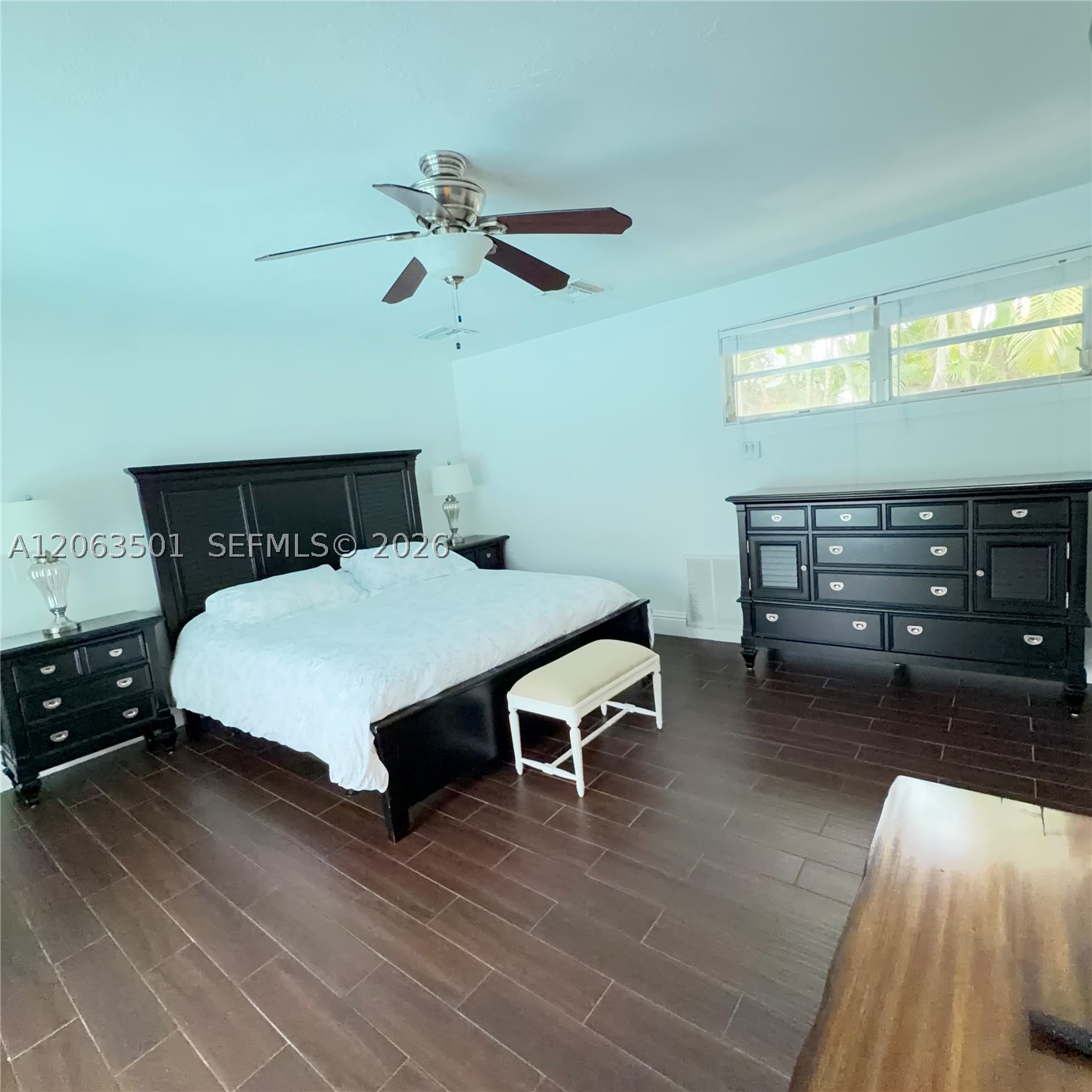 1529 Bayview Dr, Fort Lauderdale FL 33304