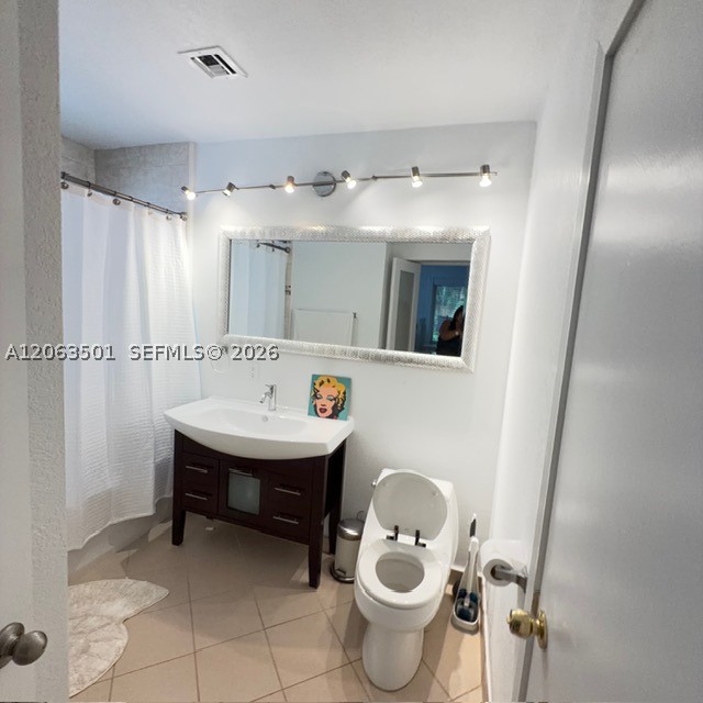 1529 Bayview Dr, Fort Lauderdale FL 33304
