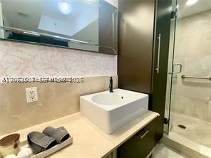 218 SE 14th St #2004, Miami FL 33131